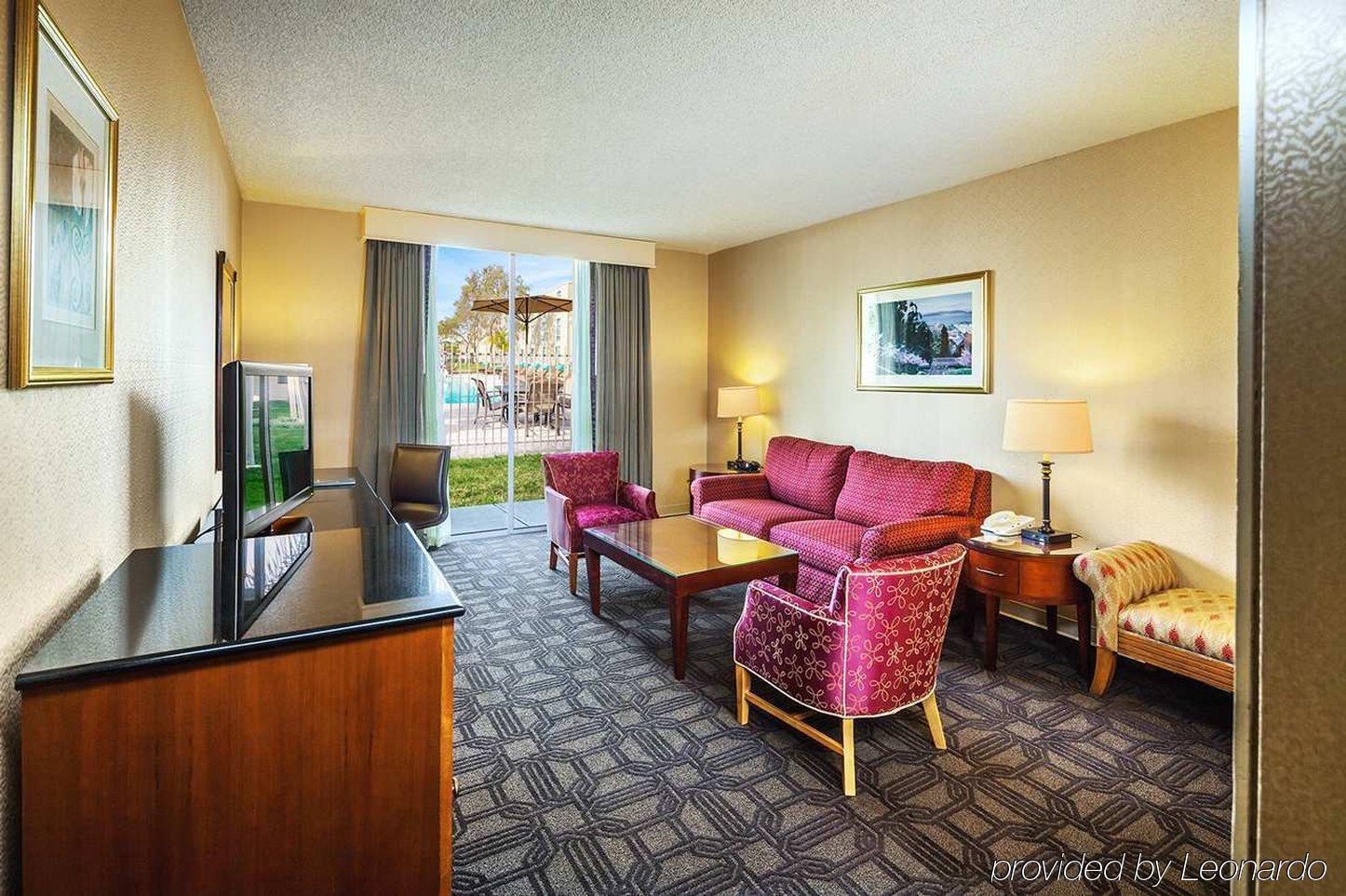 Hotel Hilton Oakland Airport Exterior foto